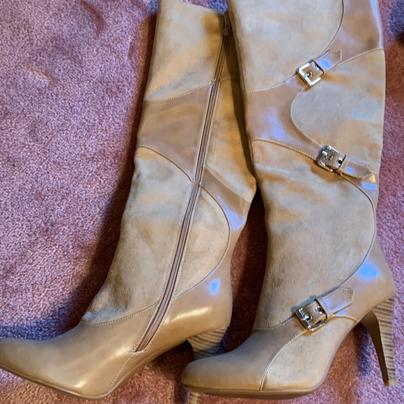 EUC Buckle Detail zip up boots - Picture 3 of 9